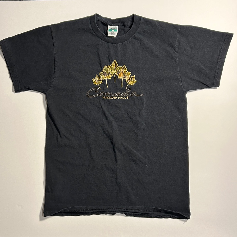 Medium VINTAGE NIAGRA FALLS CANADA TSHIRT